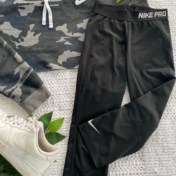 Nike Pro Capri Leggings/shorts - Picture 1 of 1